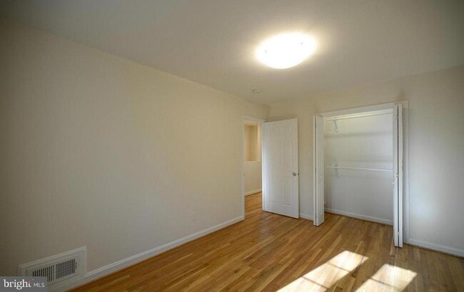 Building Photo - 2503 Holman Ave