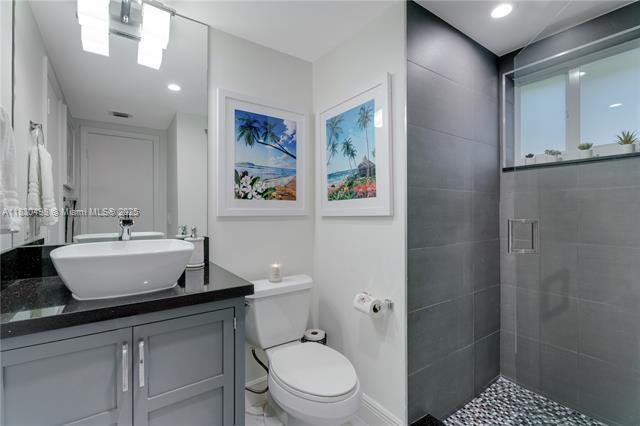 Building Photo - 4830 San Amaro Dr
