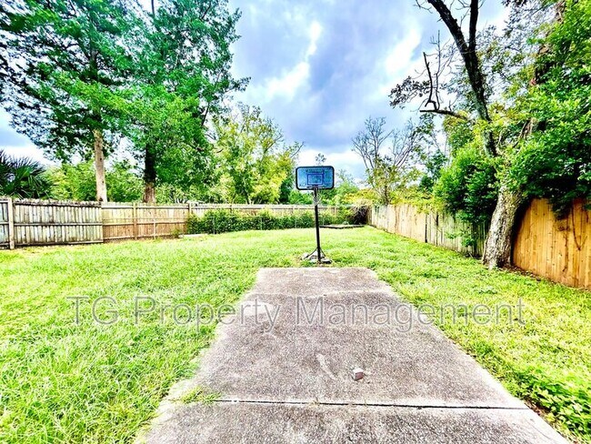 Building Photo - 8214 Herlong Rd