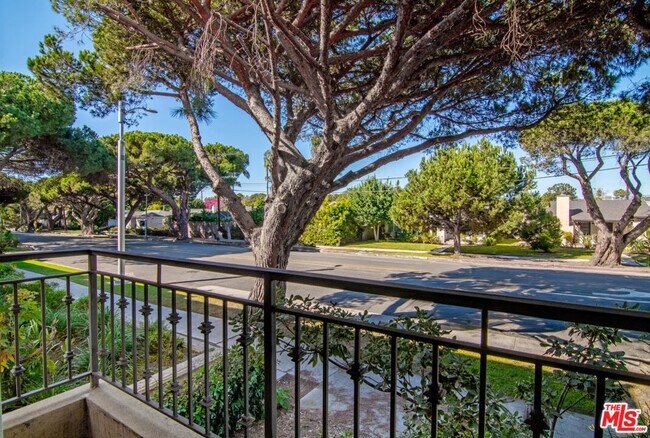 Building Photo - 11428 National Blvd