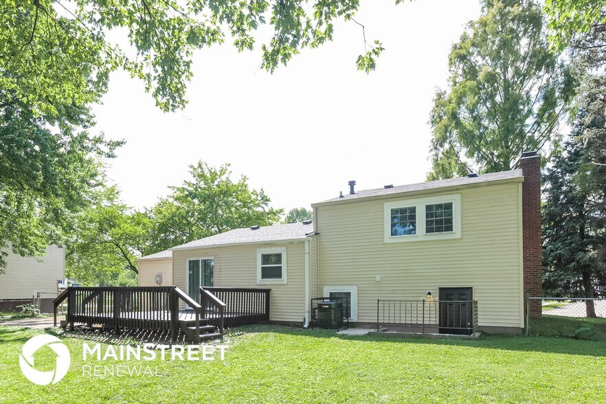 Building Photo - 2313 Bernie Dr
