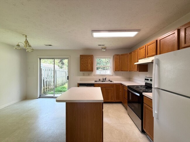Building Photo - 2 Bed near VRE in Spotsylvania
