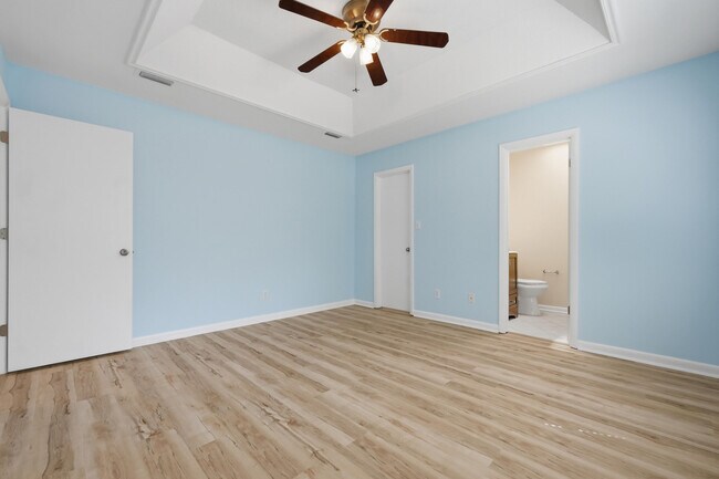 Building Photo - 349 Primrose Cir
