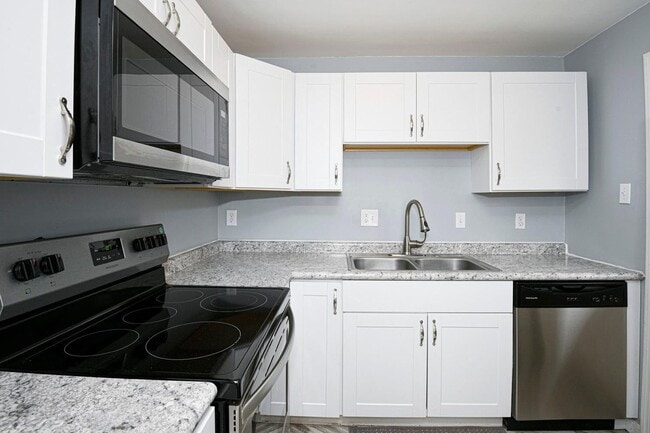 Building Photo - Bridgetown - adorable 3 BEDROOM 1 BATH UPDATED CAPE COD