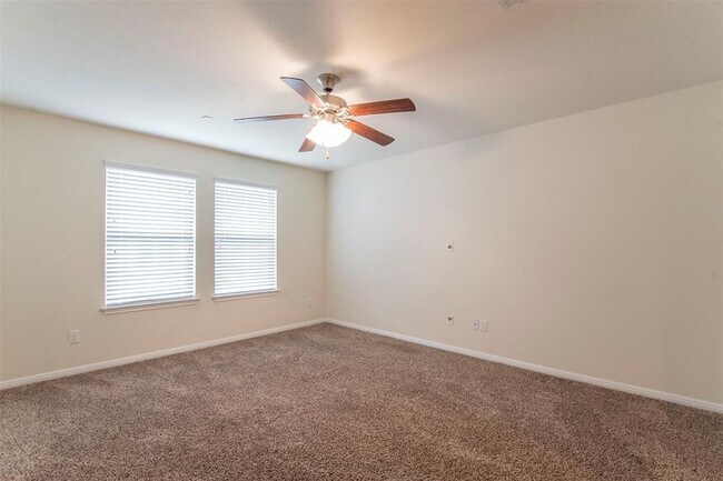 Building Photo - 2304 S Lakeline Blvd