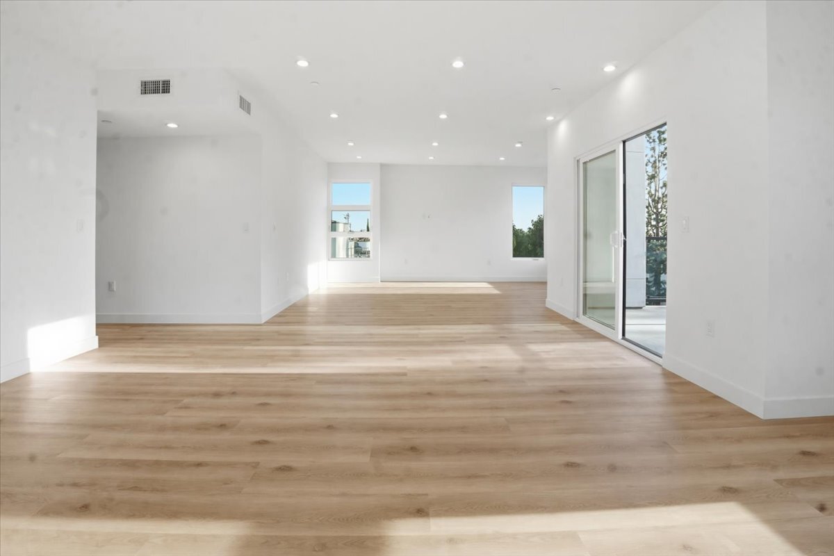 Building Photo - 1820 Prosser Ave