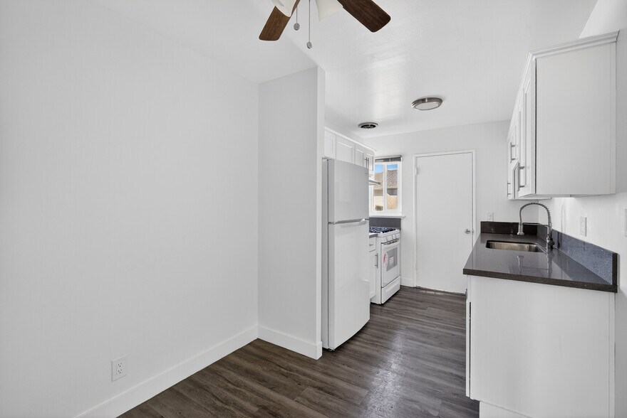 Building Photo - 2100 W Ball Rd