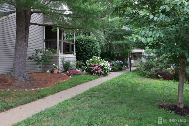Building Photo - 123G Concordia Cir