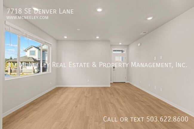 Building Photo - 335 SE 8th Ave