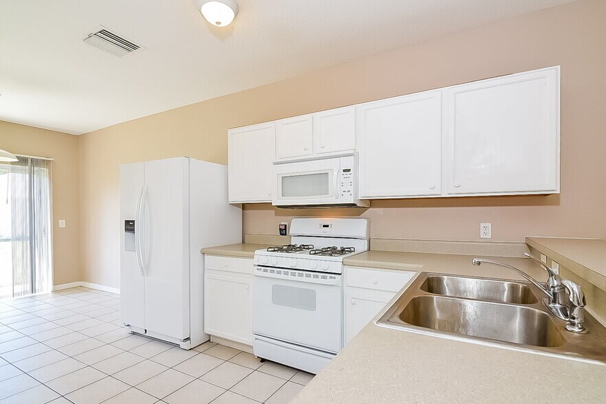 Building Photo - 7742 Bristol Park Dr