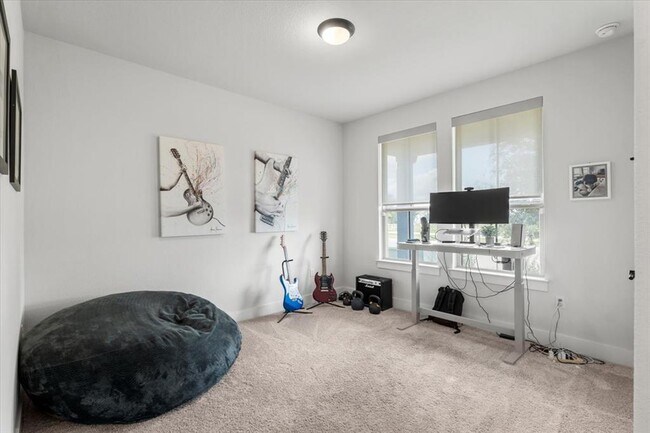 Building Photo - 8501 Hillock Terrace