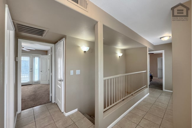 Building Photo - 3Bed/2.5Bath Condo at Priest Dr/Rio Salado Pkwy! -- ATTACHED 3-CAR GARAGE!
