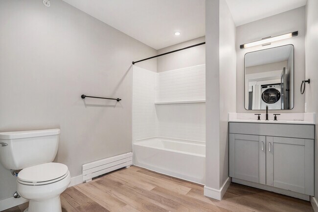 Building Photo - Zone 32