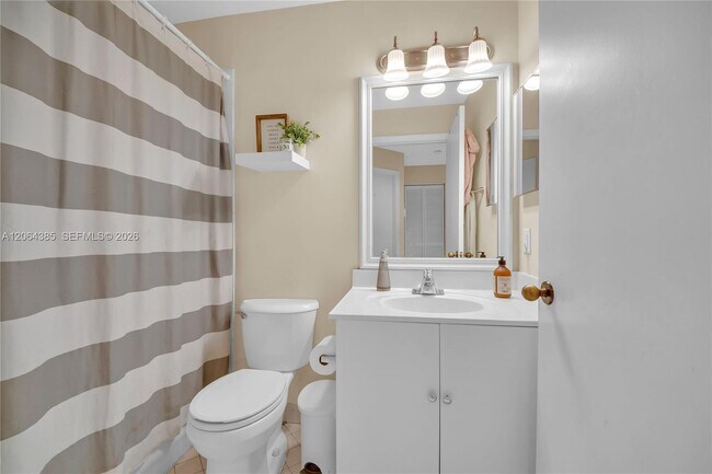 Building Photo - 885 Tanglewood Cir