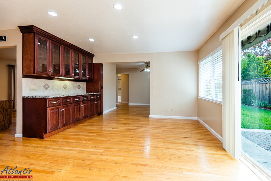 Building Photo - 5145 Alan Ave