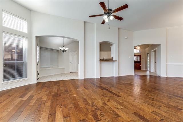 Building Photo - 8904 Lakewood Dr