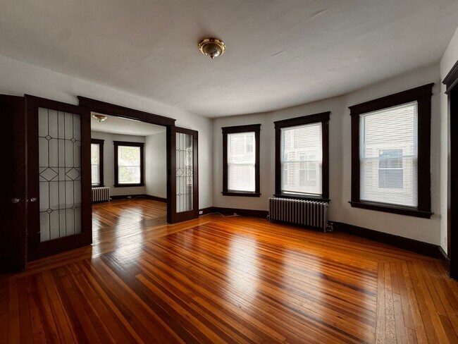 Building Photo - 126 Mansfield St