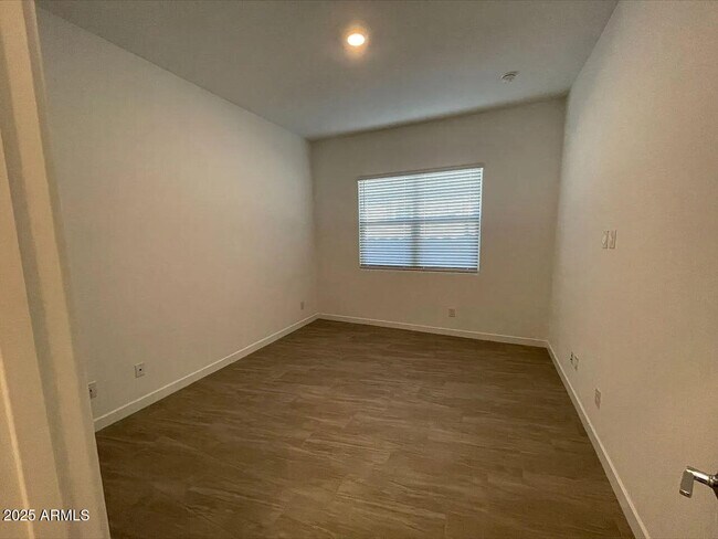 Building Photo - 207 E Gemini Pl