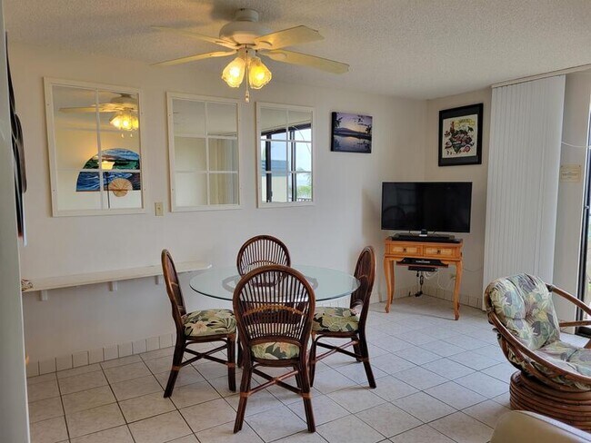 Building Photo - 2405 Kalanianaole St