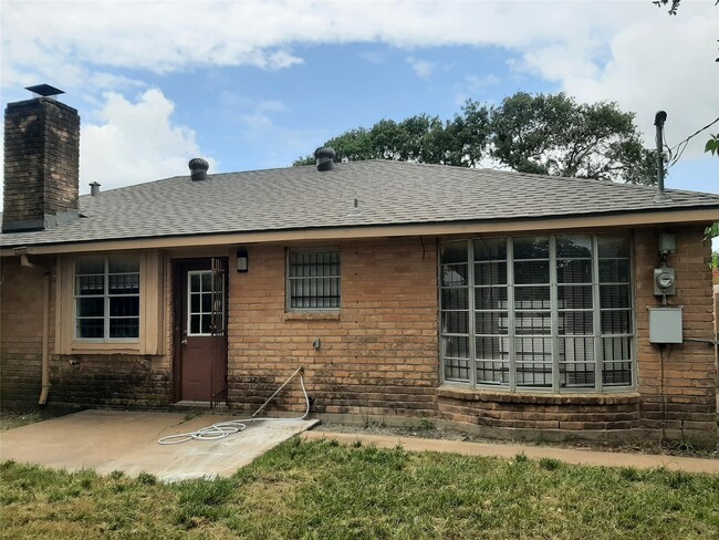 Building Photo - 4602 Knottynold Ln