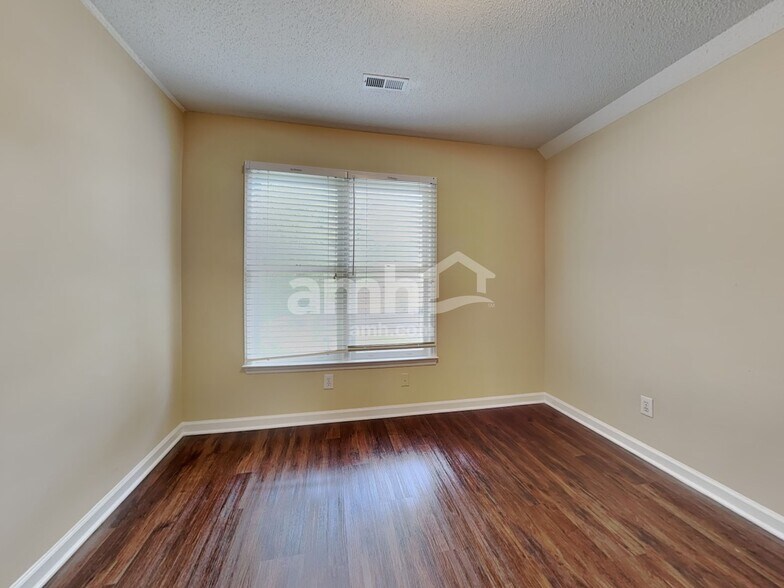 Building Photo - 4805 Adams Ridge Dr