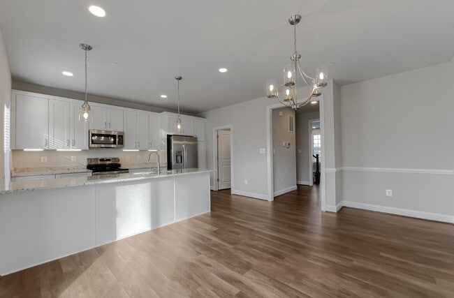 Building Photo - Sullivan Lane