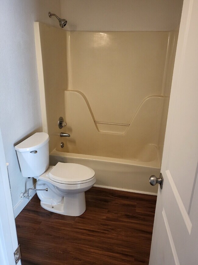 Building Photo - "Charming 3-Bed Home in Jonesboro with Granite Countertops & 2 Full Baths!"