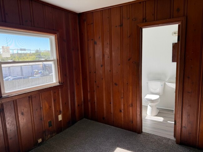 Building Photo - 10703 Hickman Mills Dr