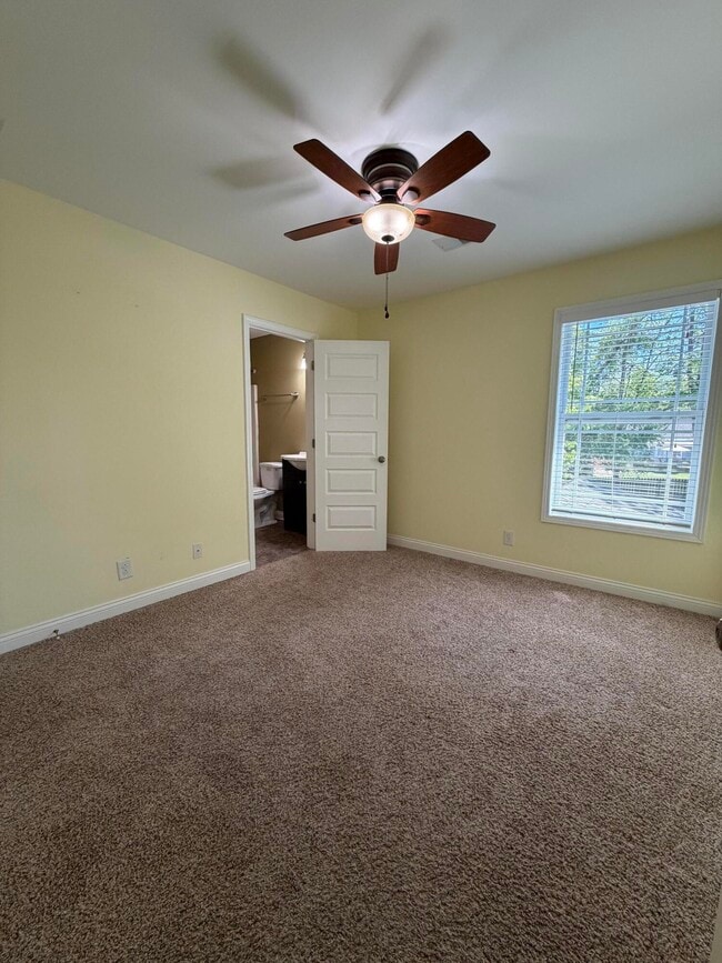 Building Photo - 382 Preston Ave