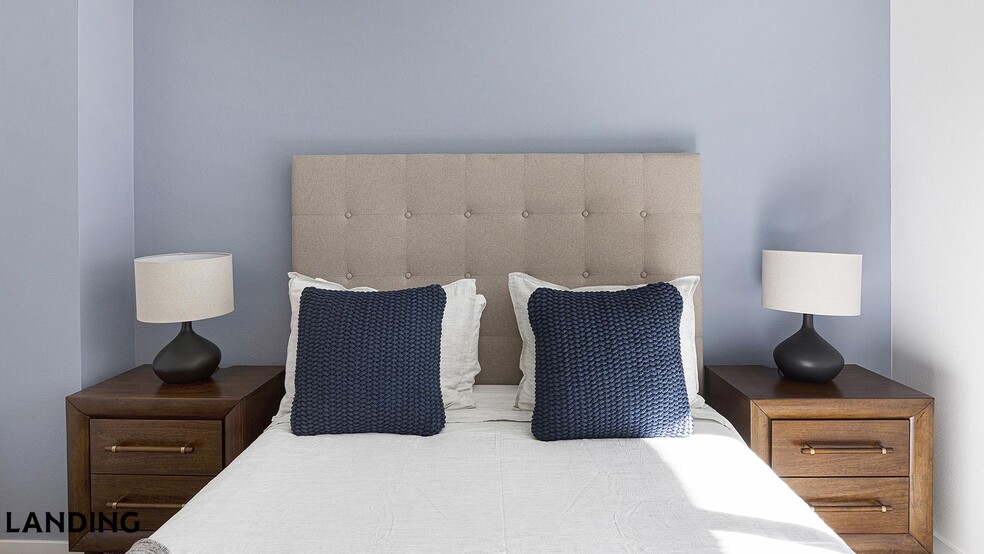 Building Photo - 2705 N Rancho Dr