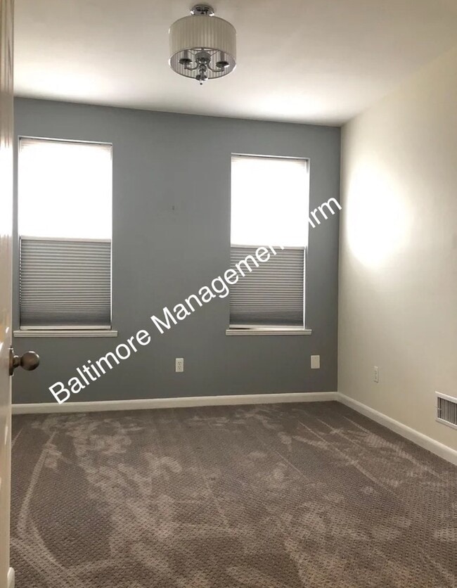 Building Photo - 107 N Glover St