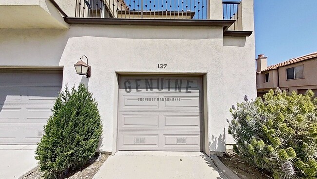 Building Photo - 2Bd 1Ba Condo in Newport Beach