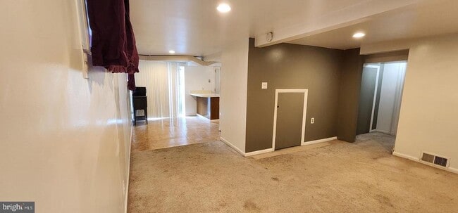 Building Photo - 300 Maiden Choice Ln