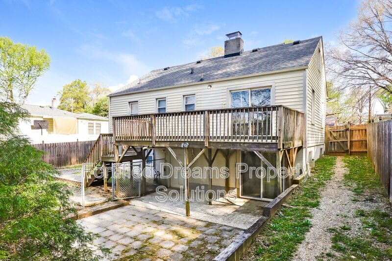 Building Photo - 2203 Maywood St