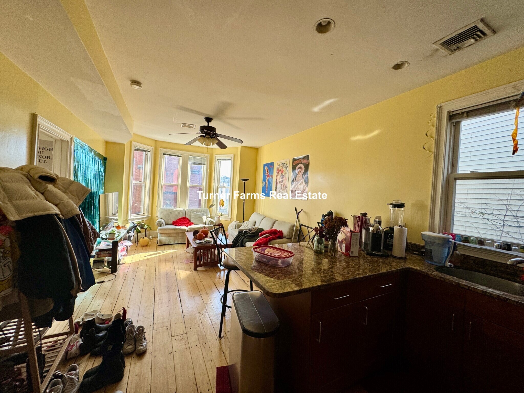 Building Photo - 725 Parker St