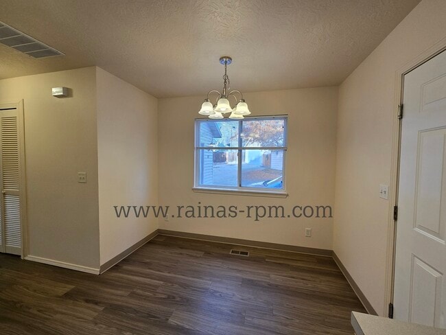 Building Photo - 1885 N Allumbaugh St