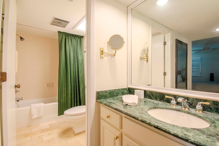 Building Photo - 29147 Bay Hollow Dr