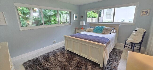 Building Photo - 1568 Point Way