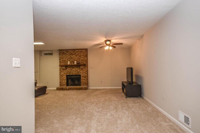 Building Photo - 12489 Sweet Leaf Terrace