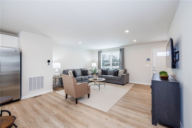 Building Photo - 257 Nevins Rd