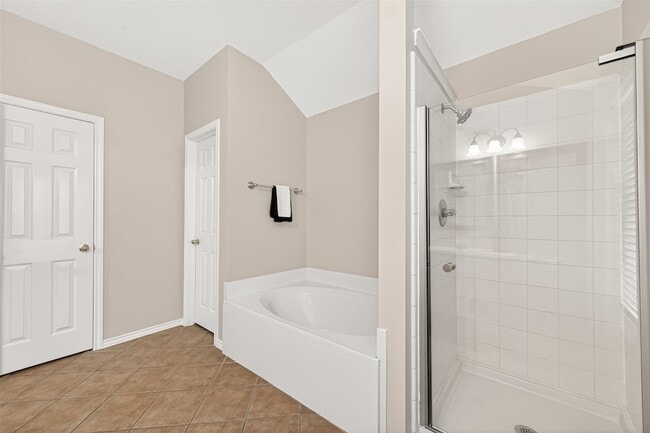 Building Photo - 1646 Martin Lake Dr