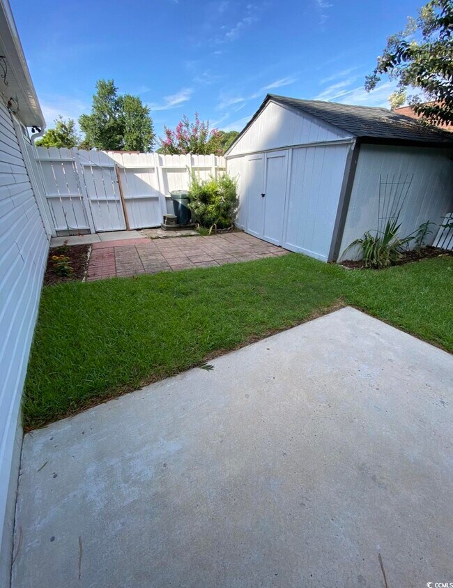 Building Photo - 3021 Sabal Ct