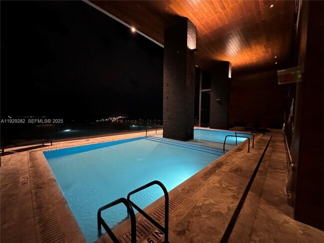 Building Photo - 1451 Brickell Ave