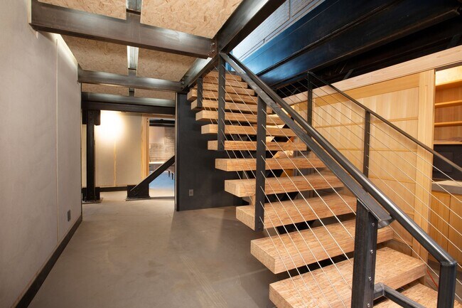 Building Photo - Architectural gem