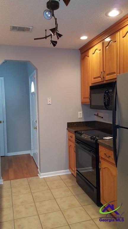 Building Photo - 412 Wrasling Way