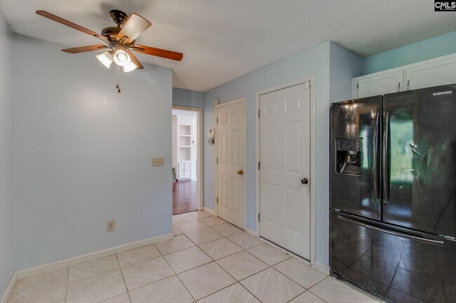 Building Photo - 19 Caddis Creek Ct