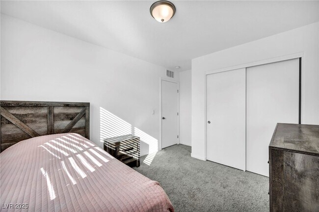 Building Photo - 4054 E Tonopah Ave