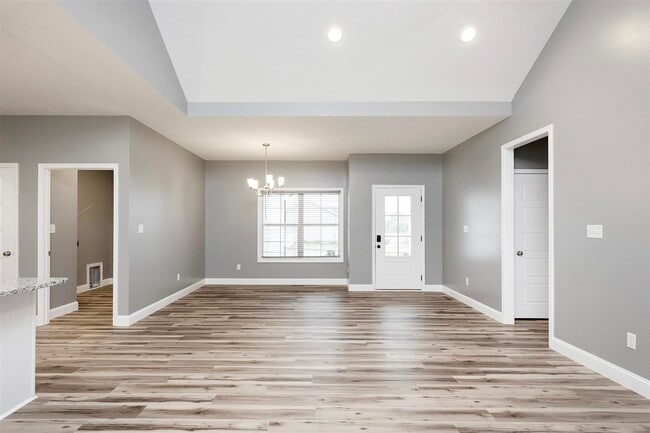 Building Photo - 1254 Melody Ave