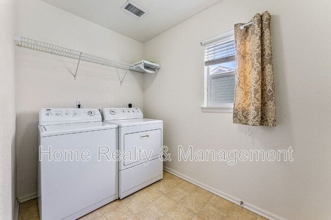 Building Photo - 6380 E 139th Ave