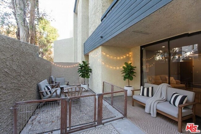 Building Photo - 4041 Via Marisol